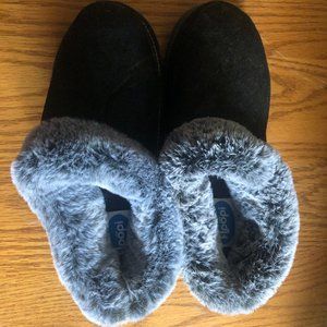 Floopi | Women's Soft Microfiber Two/Tone Grey Faux Fur Clog Slippers. [NEW]